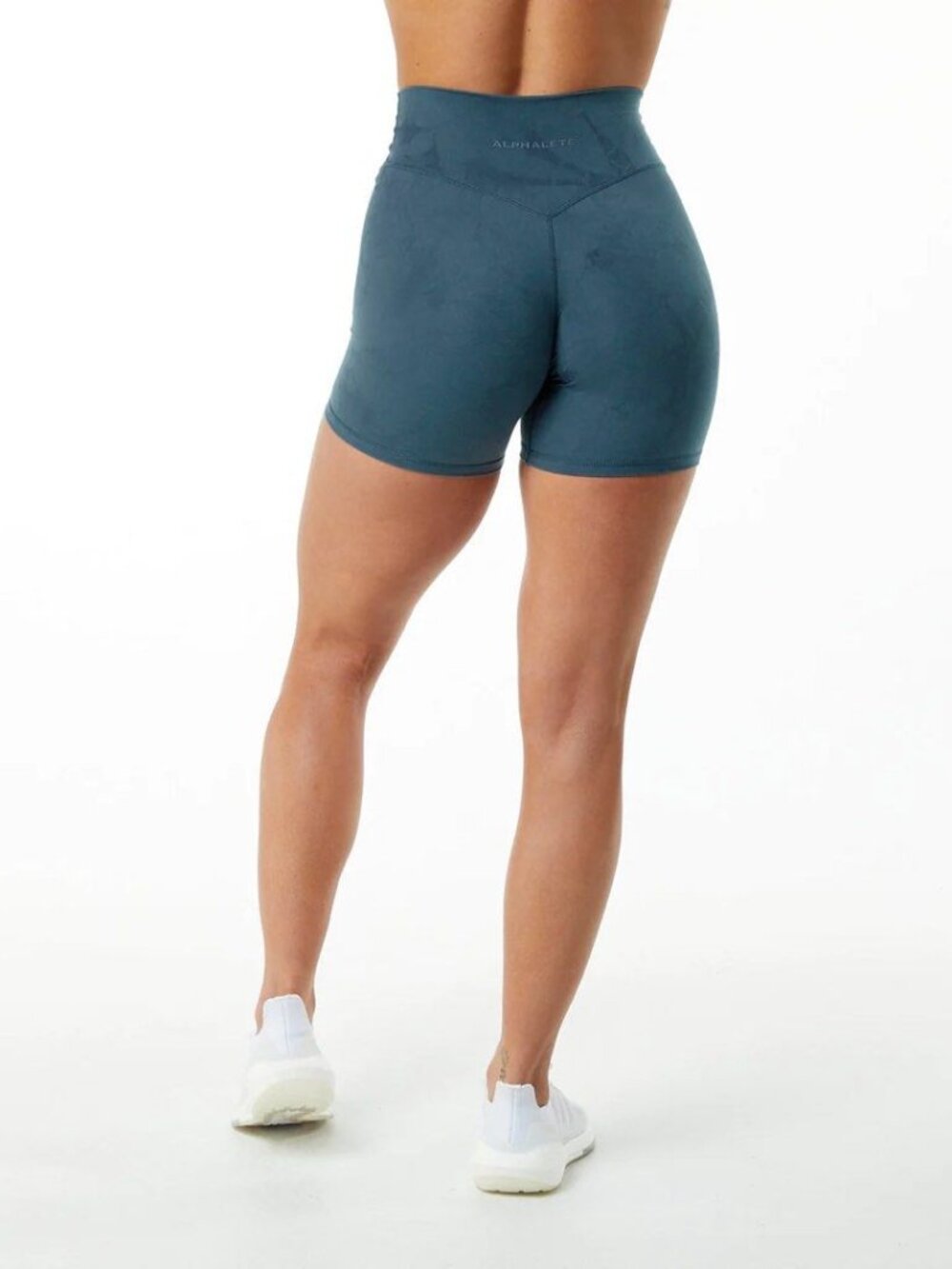 ALPHALETE Alphalux Wonder Short 6"